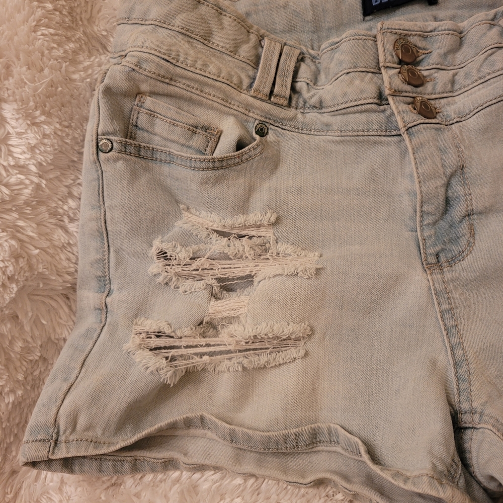 Bluespice distress shorts - Picture 3 of 6